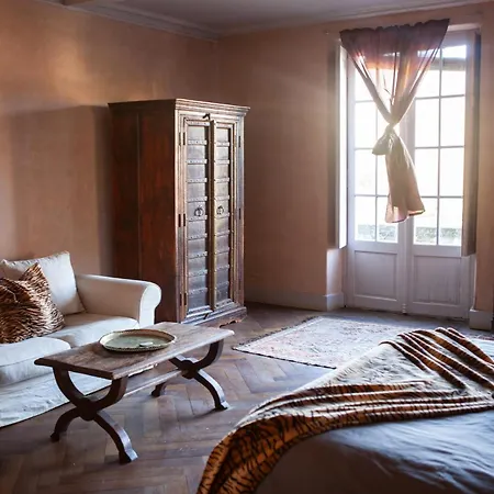 Gertrud's - In Shared Village Chateau
